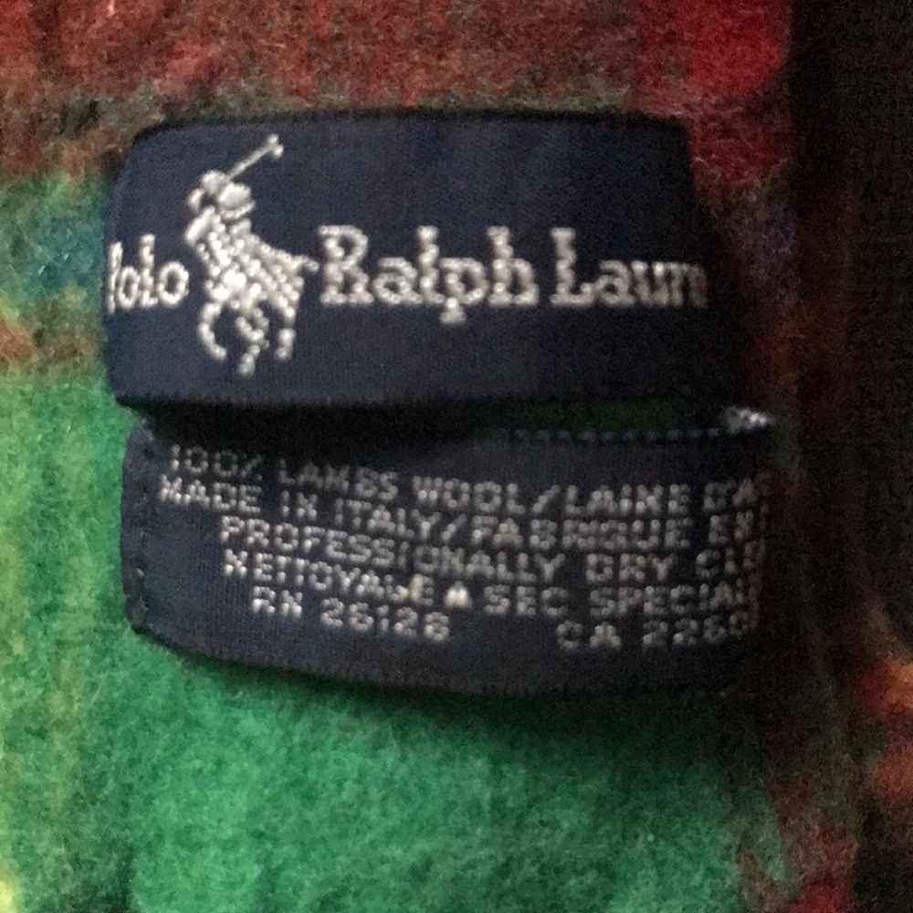 🧣 - Picture 3 of 3